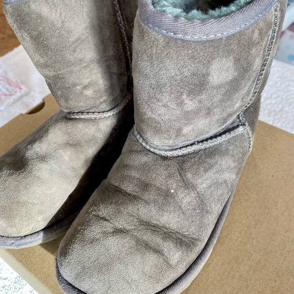 Kids' Ugg Boot Classic II in Grey | Size 2 - Picture 2 of 11